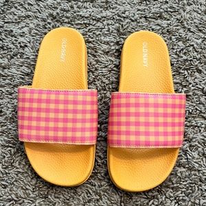 Old Navy girls pool slide sandals